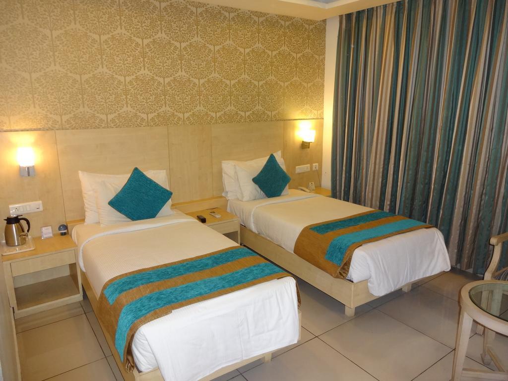 Hotel Southern Grand Виджаявада Экстерьер фото