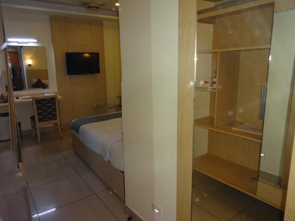 Hotel Southern Grand Виджаявада Экстерьер фото