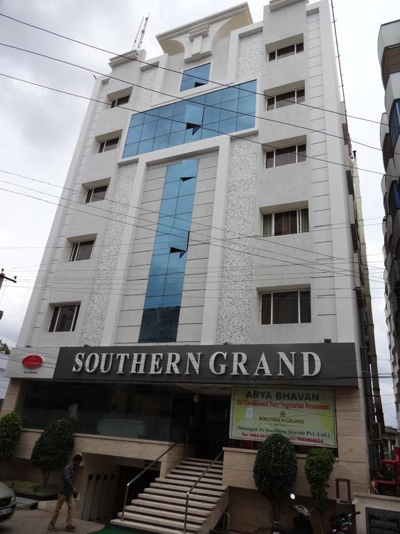 Hotel Southern Grand Виджаявада Экстерьер фото