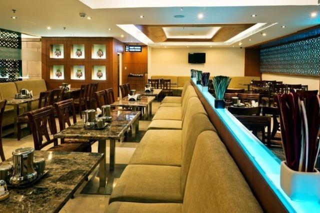 Hotel Southern Grand Виджаявада Экстерьер фото