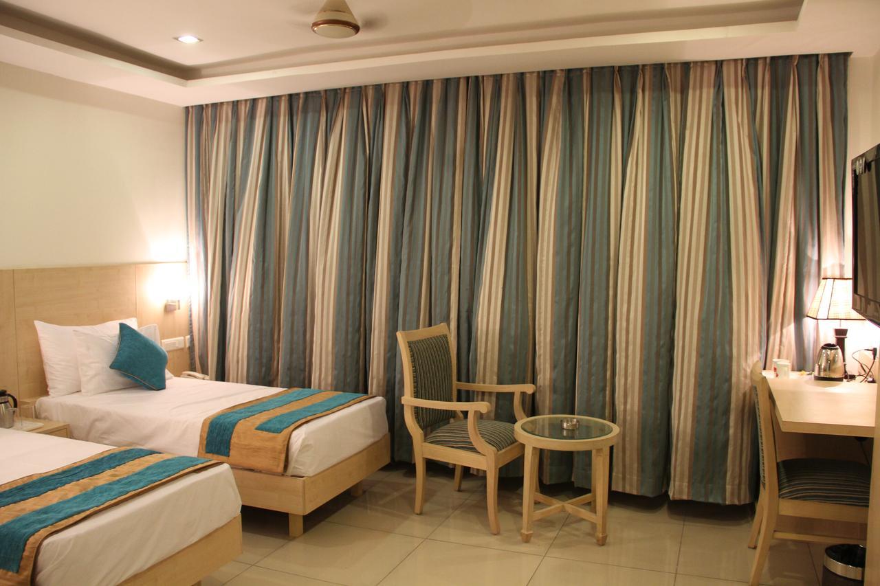 Hotel Southern Grand Виджаявада Экстерьер фото